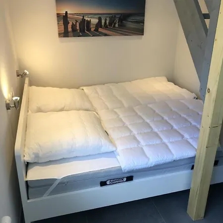 Holiday home N8 Eingezaeuntes In Eckwarderhoerne Butjadingen